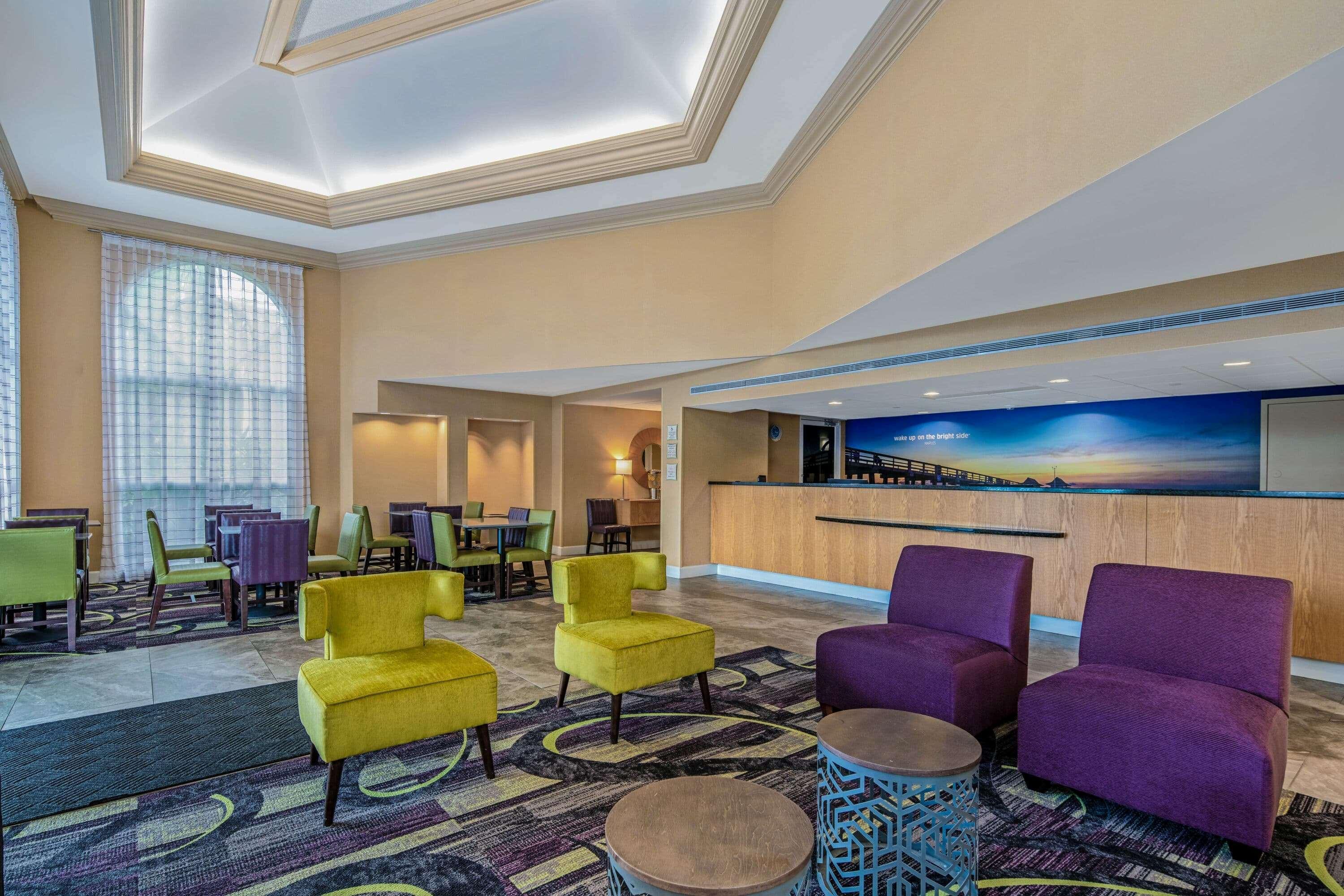 La Quinta By Wyndham Naples Downtown Hotel Екстериор снимка