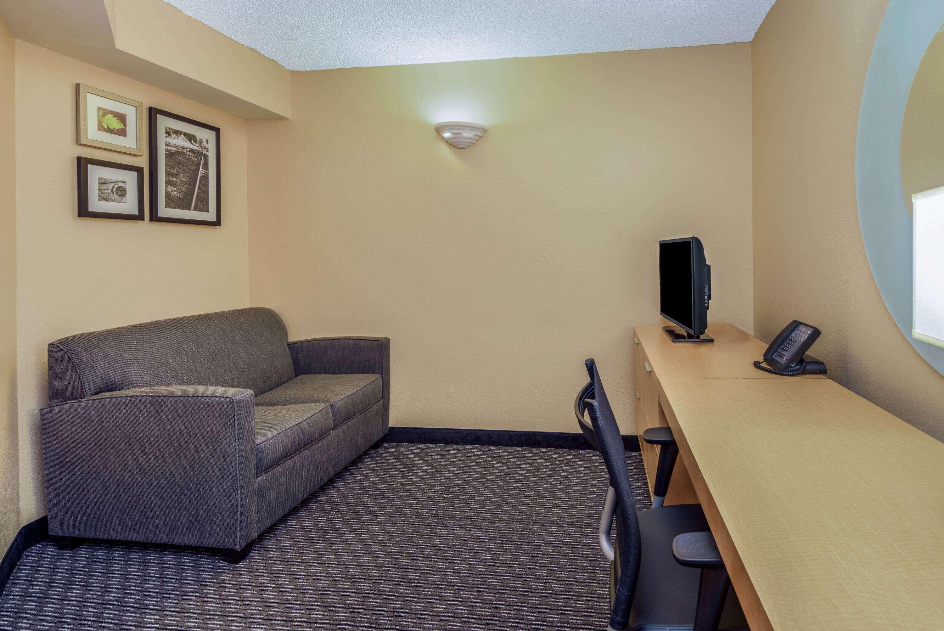 La Quinta By Wyndham Naples Downtown Hotel Екстериор снимка