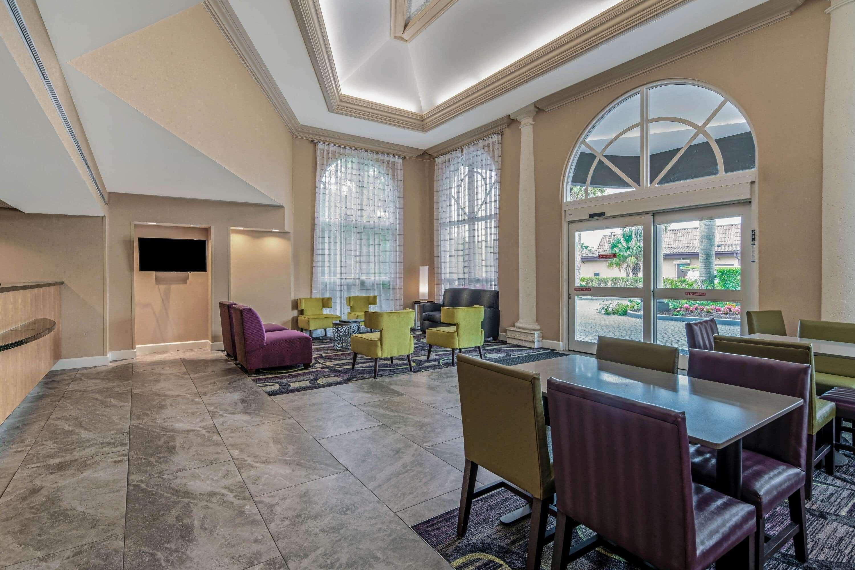 La Quinta By Wyndham Naples Downtown Hotel Екстериор снимка