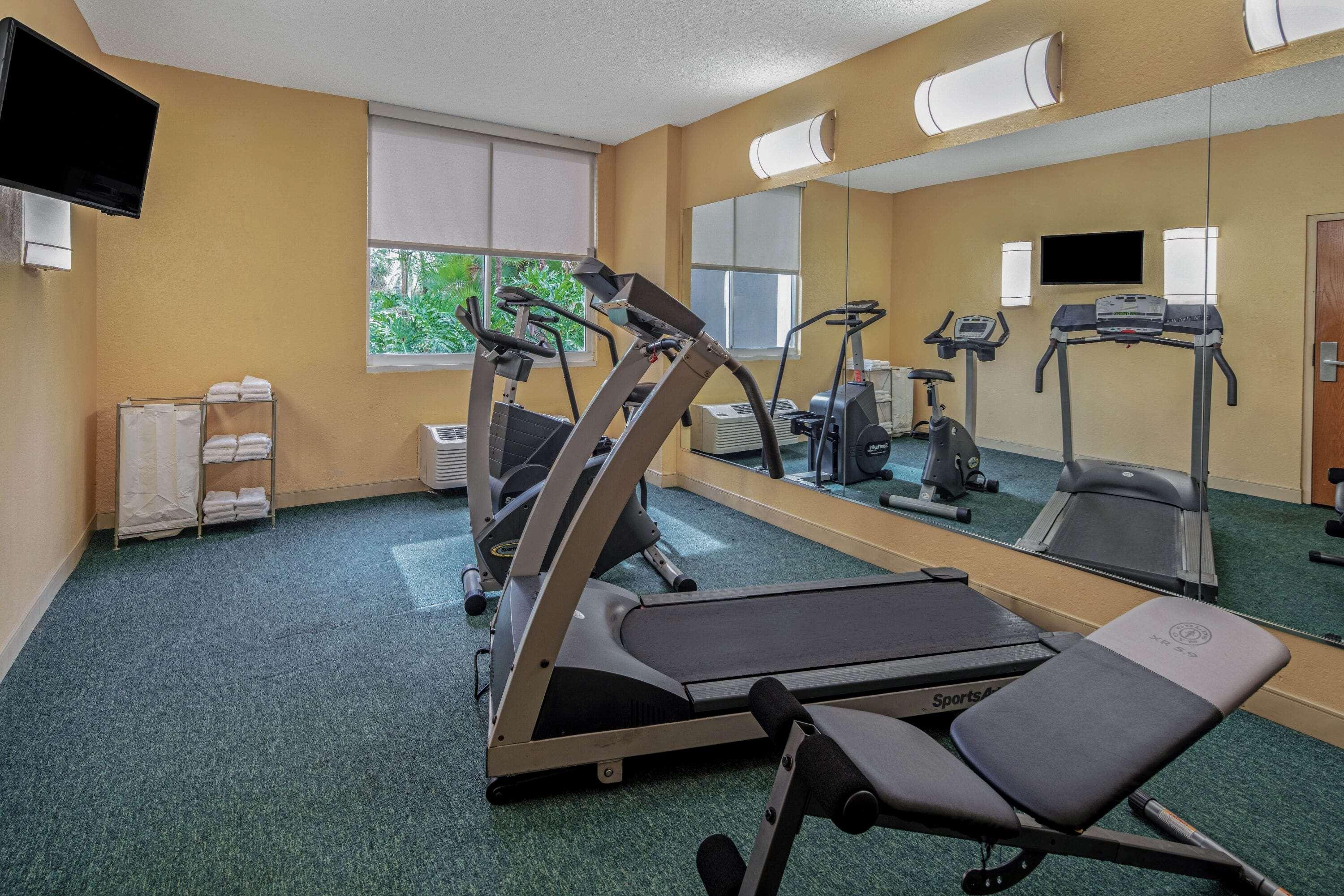 La Quinta By Wyndham Naples Downtown Hotel Екстериор снимка