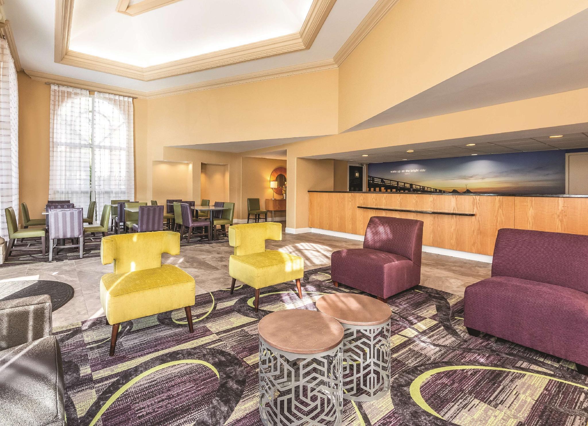 La Quinta By Wyndham Naples Downtown Hotel Екстериор снимка