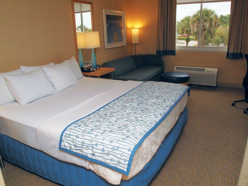 La Quinta By Wyndham Naples Downtown Hotel Екстериор снимка