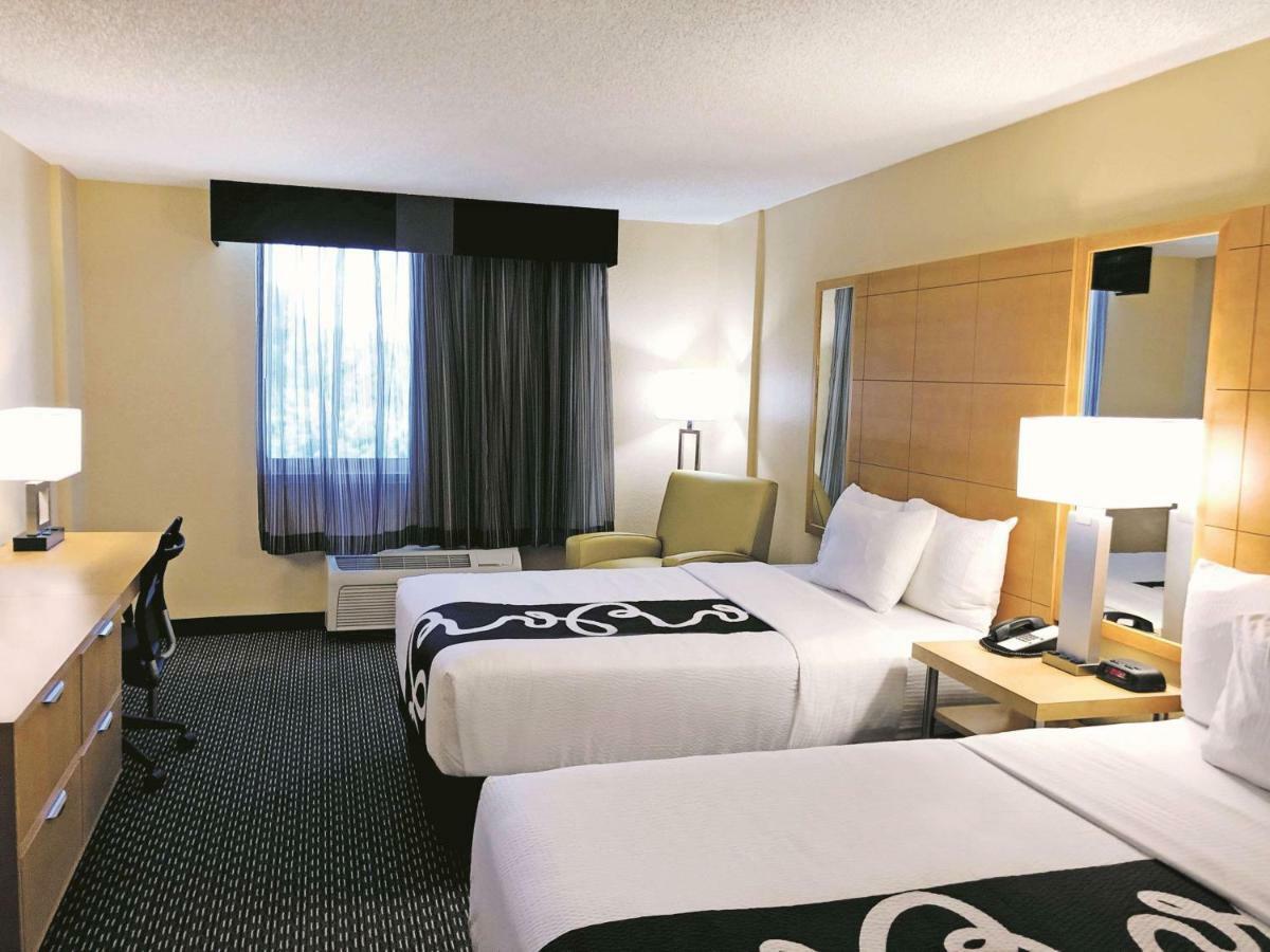 La Quinta By Wyndham Naples Downtown Hotel Стая снимка