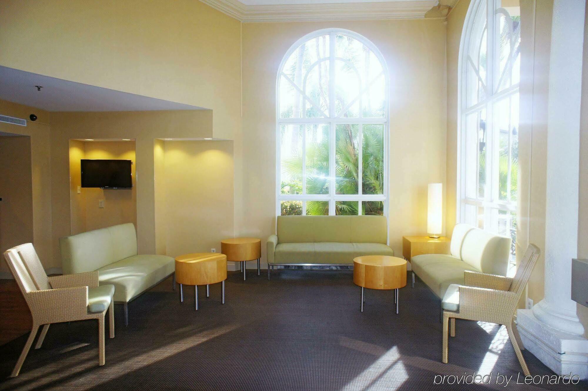 La Quinta By Wyndham Naples Downtown Hotel Екстериор снимка
