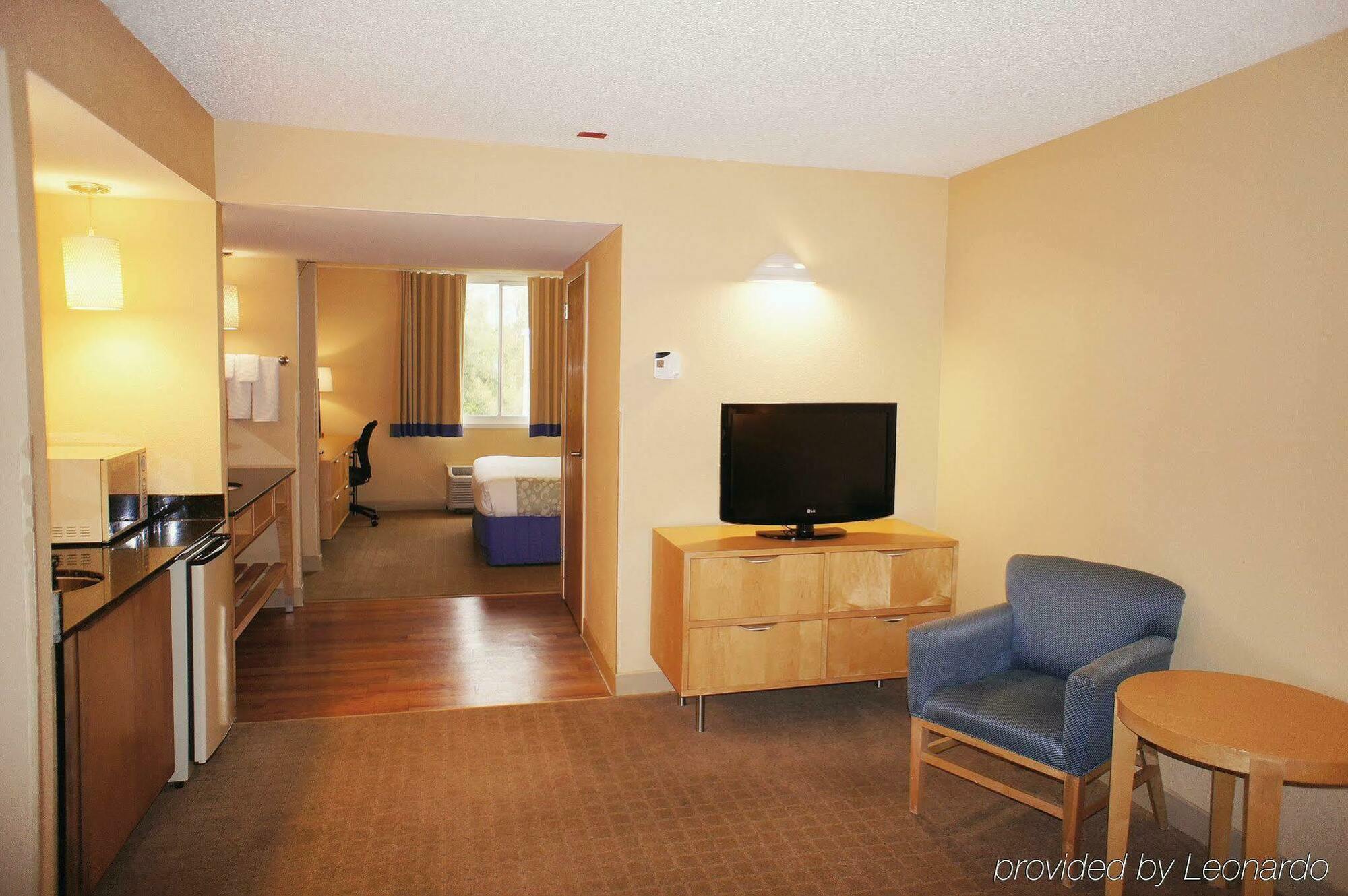 La Quinta By Wyndham Naples Downtown Hotel Екстериор снимка