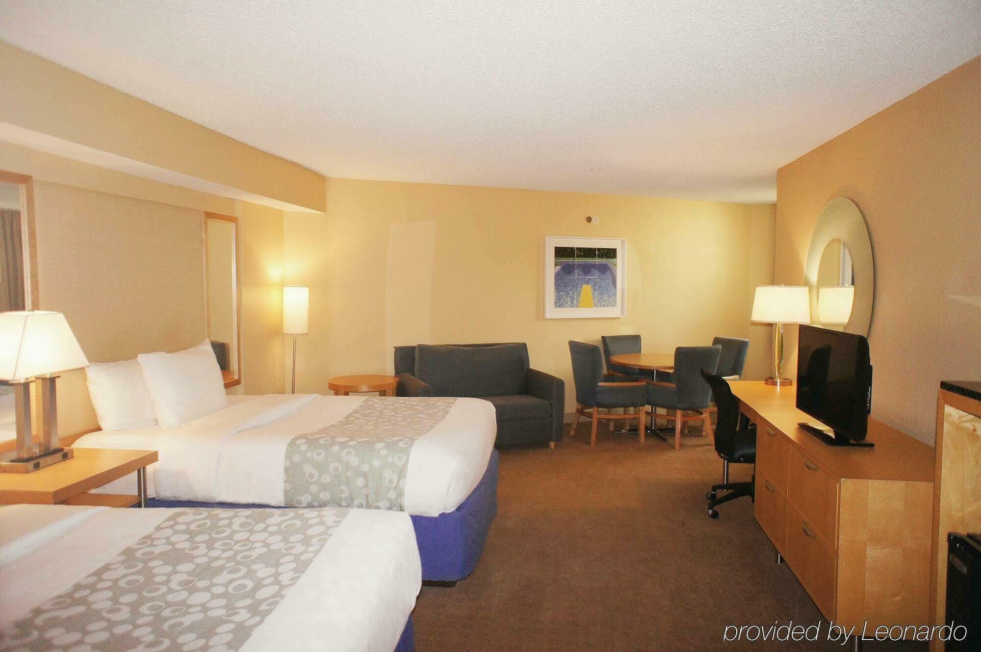 La Quinta By Wyndham Naples Downtown Hotel Екстериор снимка